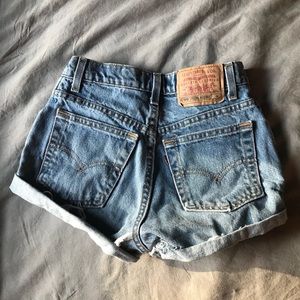 High waisted vintage levi’s shorts